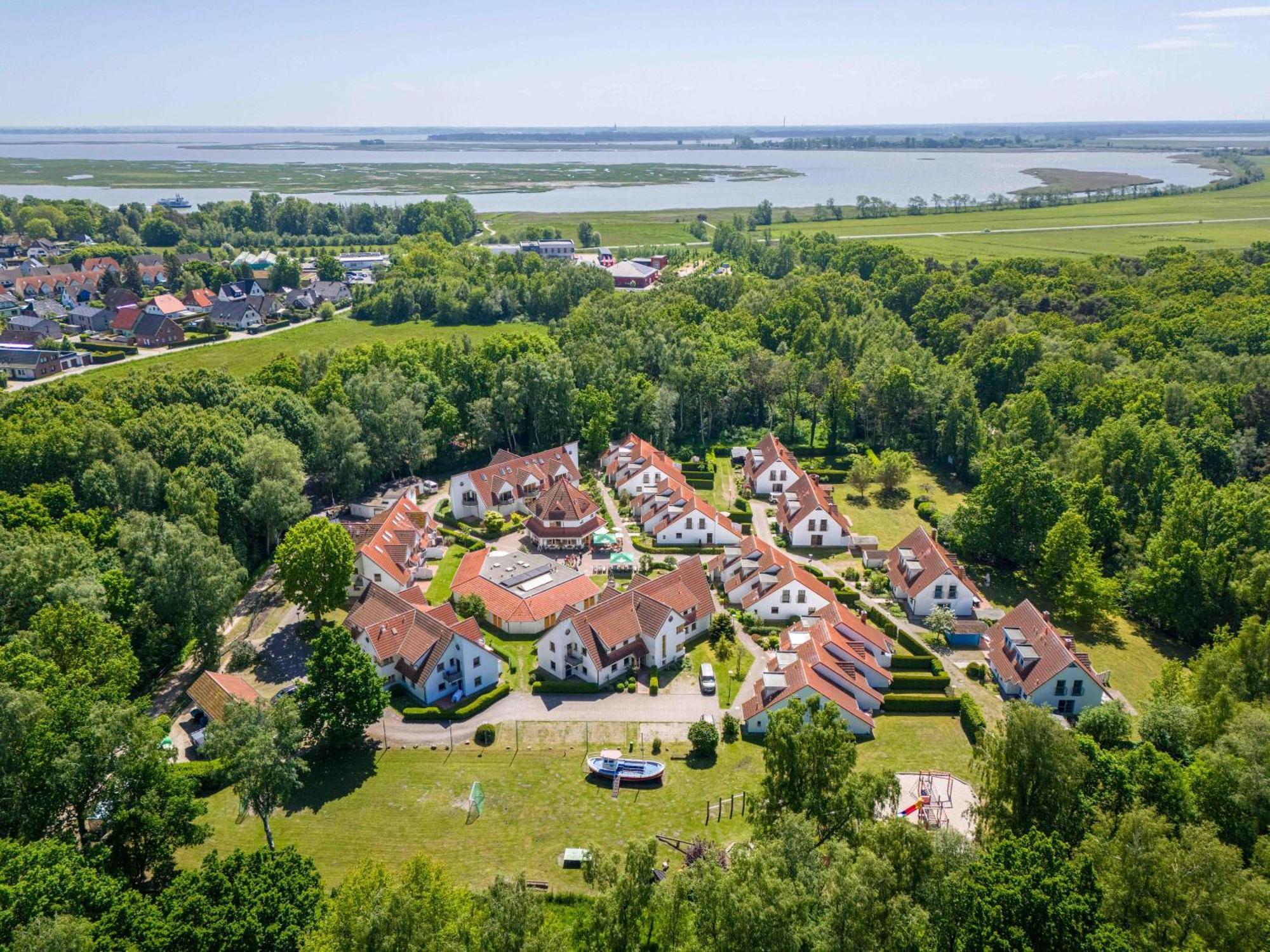 Ferienpark Freesenbruch Wohnung 2 6 - Windrose Zingst Ngoại thất bức ảnh